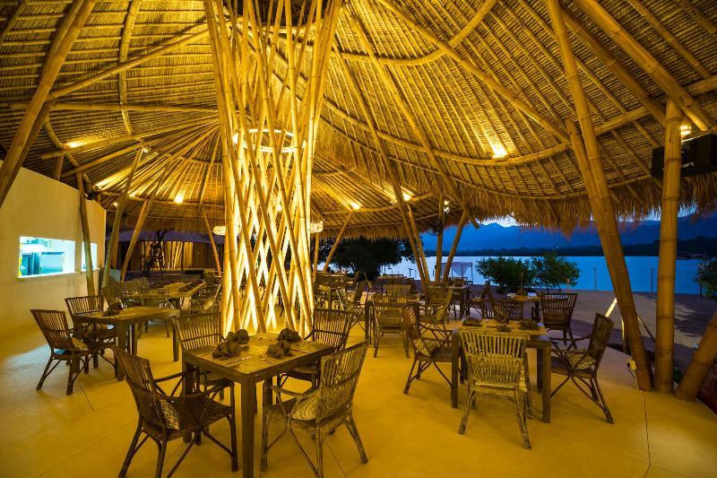 Menjangan Dynasty Resort Pemuteran Exterior foto